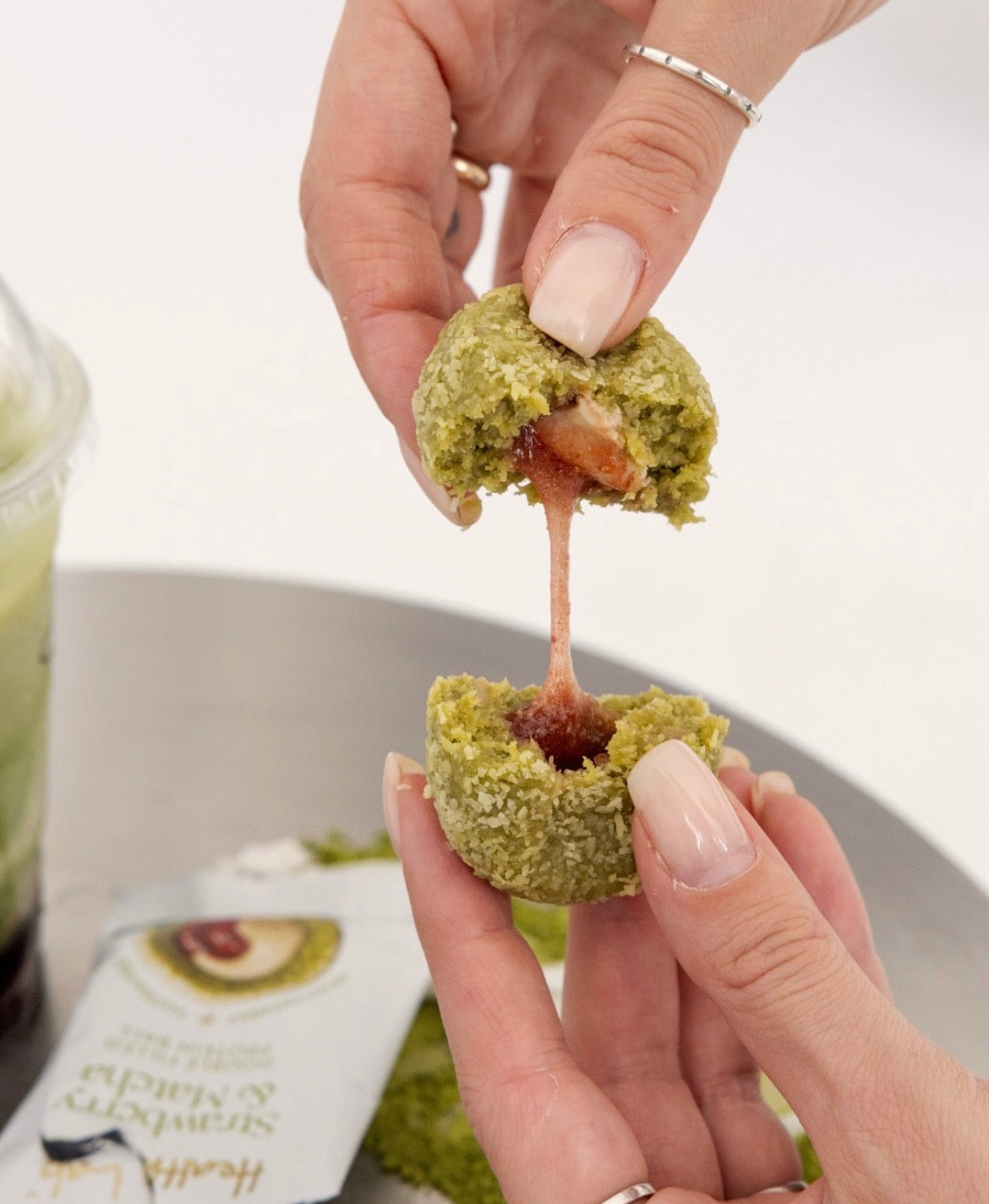 Health Lab Ball Strawberry & Matcha 40g